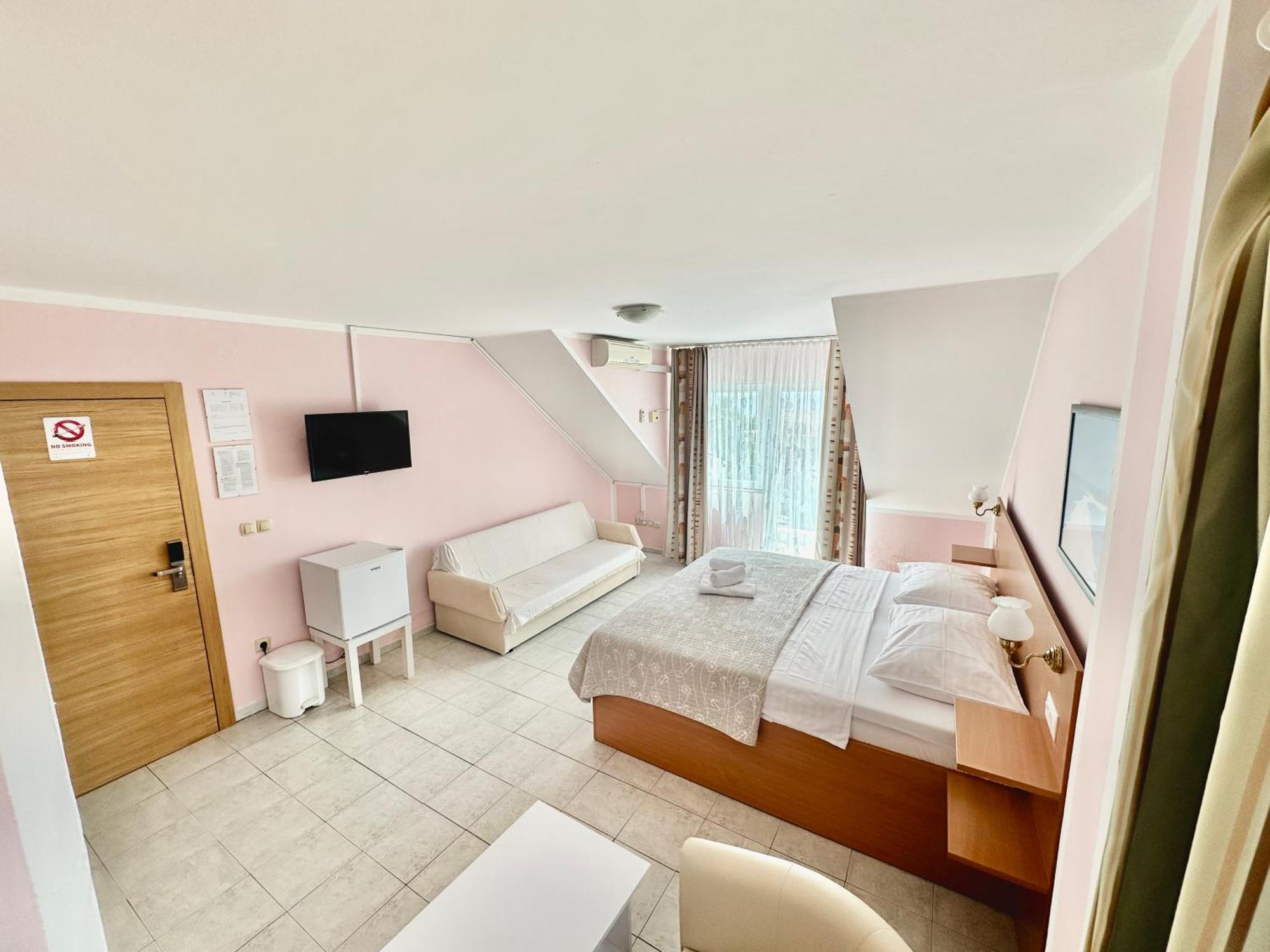 Pansion Begic Hotel โอมิช ภายนอก รูปภาพ