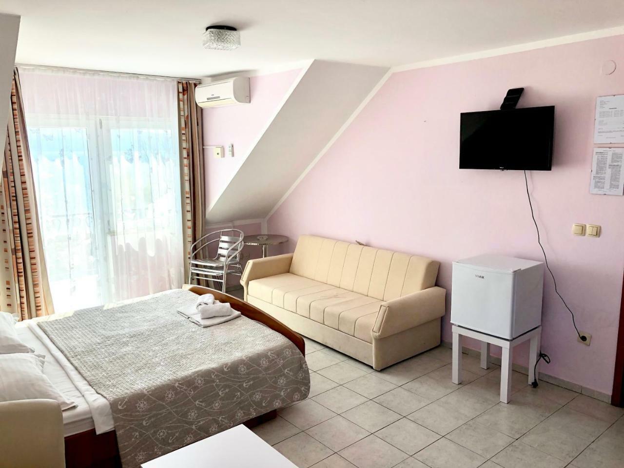 Pansion Begic Hotel โอมิช ภายนอก รูปภาพ