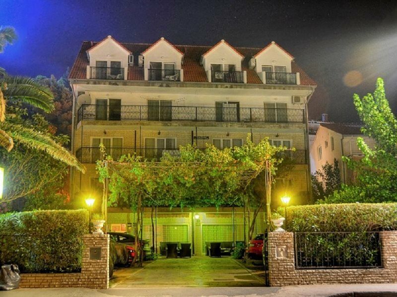 Pansion Begic Hotel โอมิช ภายนอก รูปภาพ